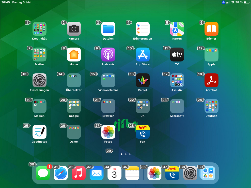 Bildschirmfoto einer iPad-Oberfläche. Der Startbildschirm mit vielen Apps wird angezeigt. Jede App kann über den Aufruf einer eingeblendeten Nummer aufgerufen werden. 